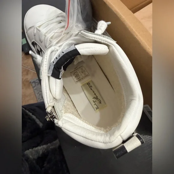 Vintage Havana Womens LEXI White
Casual And Fashion Sneakers 8.5
NEW - Picture 9 of 9